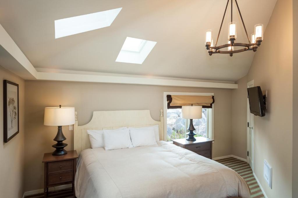 Lighthouse Lodge & Cottages Photo 5