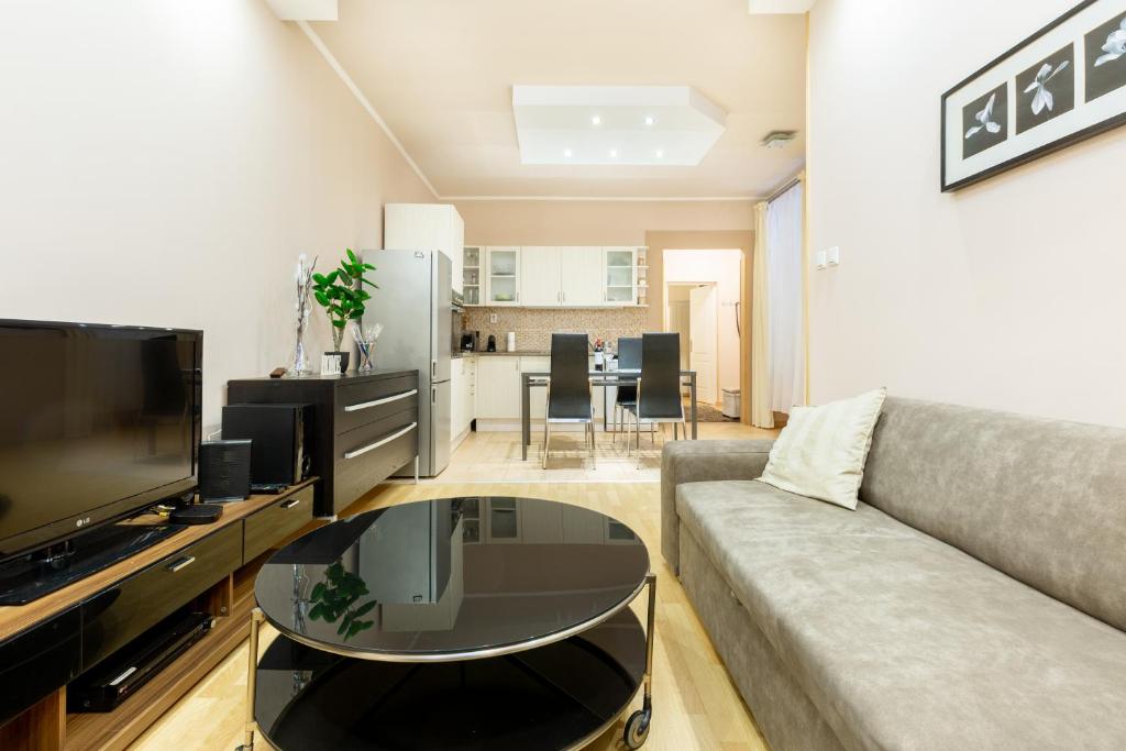 Downtown home by STN, Budapest