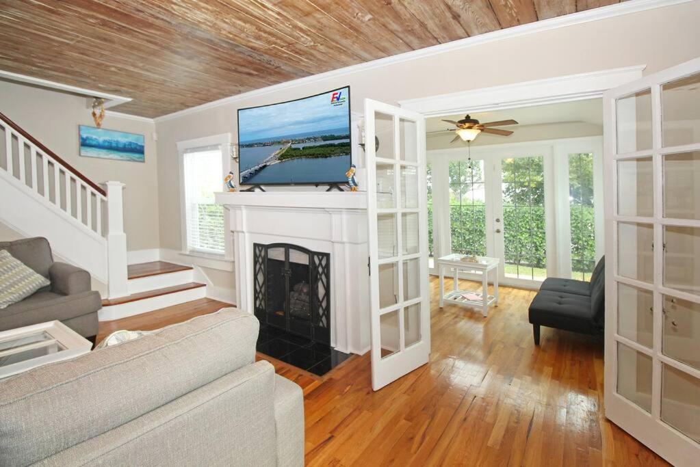 Modern 3BR, Pet-Friendly, WiFi, Washer & Dryer, West Palm Beach