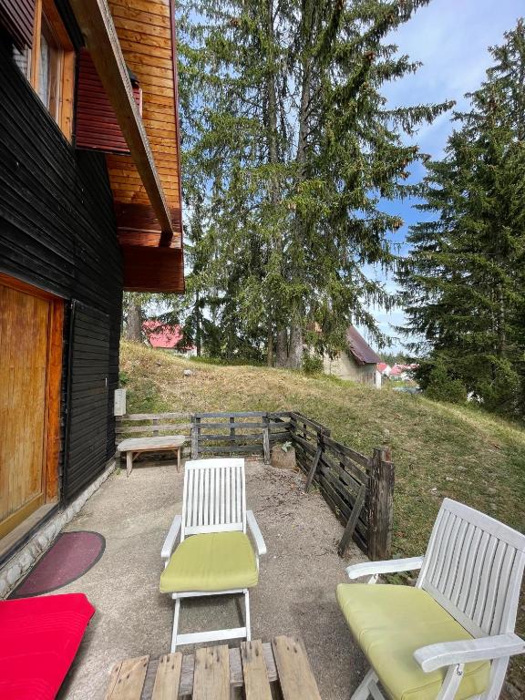 Fireplace Chalet - 2