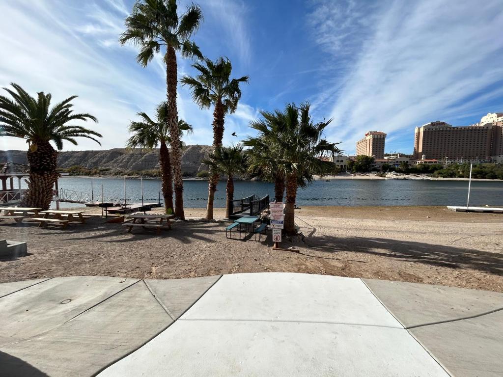 RIV A HOLIC, Bullhead City