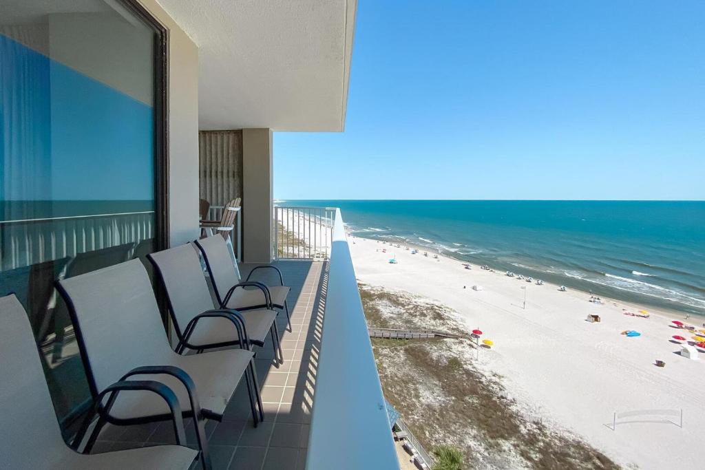 Stunning Views, 3BD/2BA w/ Private Balcony, Orange Beach