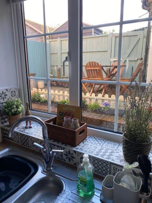 Cosy Cottage, Chard photo 5