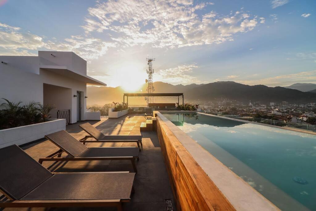 Torre Catalina. Ultra-Modern Versalles Getaway - 1