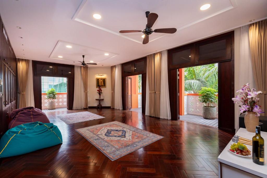 OrangeBlue villa near Beach Pool free Vung Tau Vietnam