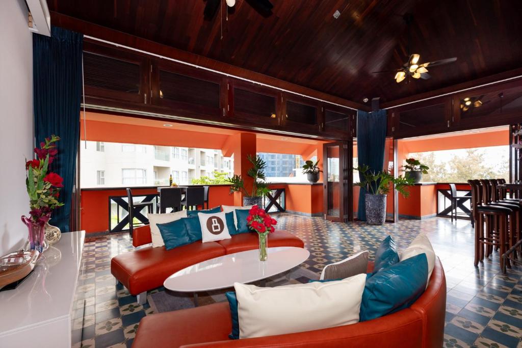 OrangeBlue Villa Vungtau