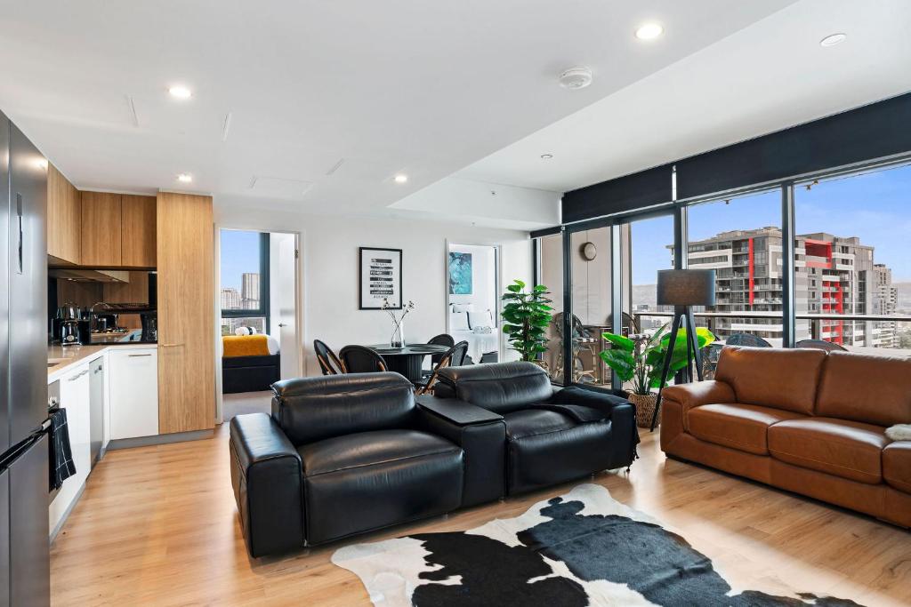 Frank & Franki @ West Franklin, Adelaide