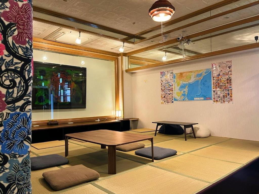 Shared lounge/TV area, Guest House Umikaji in Okinawa Main island