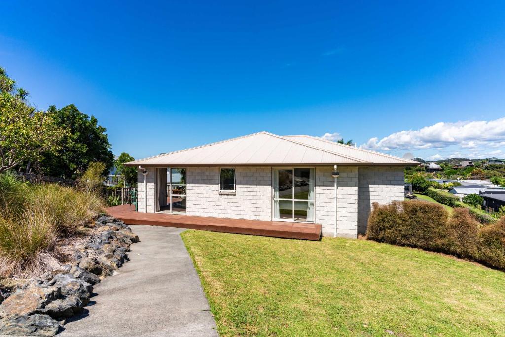 Tranquil Cove - Mangawhai Heads Holiday Home, Mangawhai