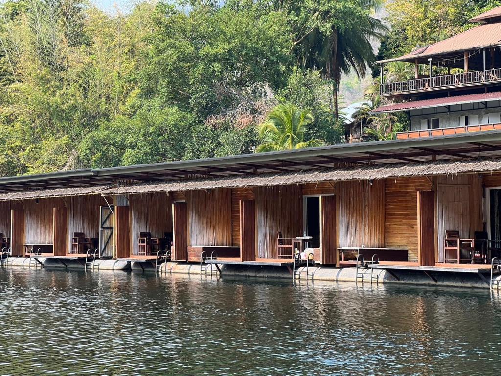 Exterior view, The Hub Erawan Resort in Kanchanaburi