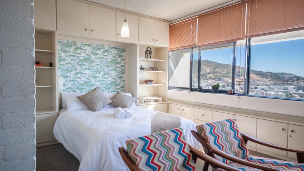 Retro City Bowl Apartment, Кейптаун