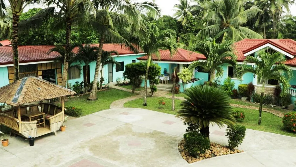 L&L Beach Resort, hotel in Pandan