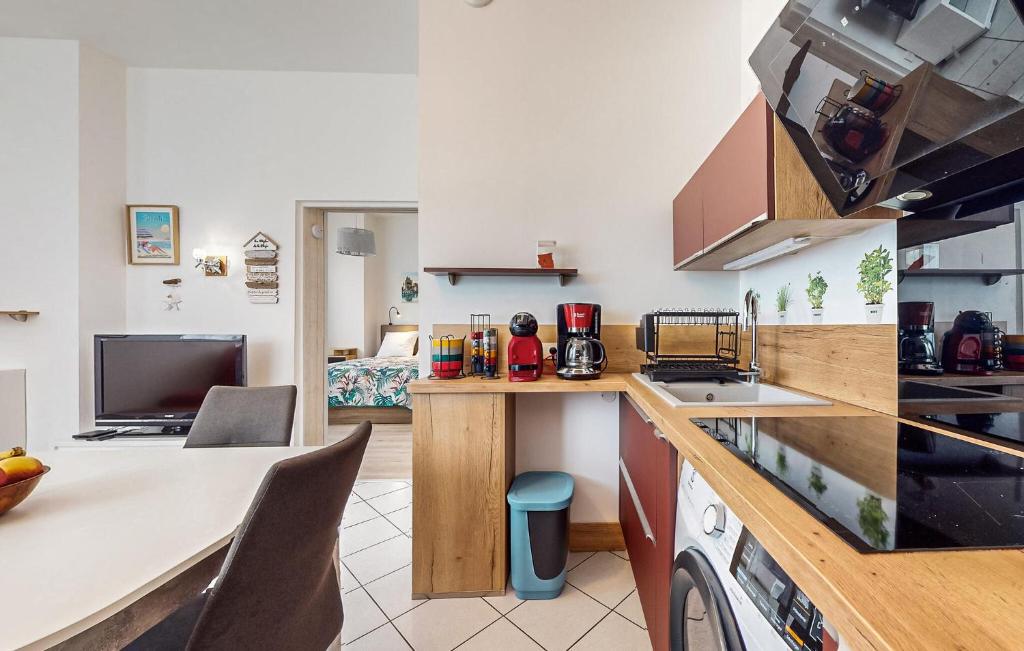 1 Bedroom Cozy Apartment In Royan - 5