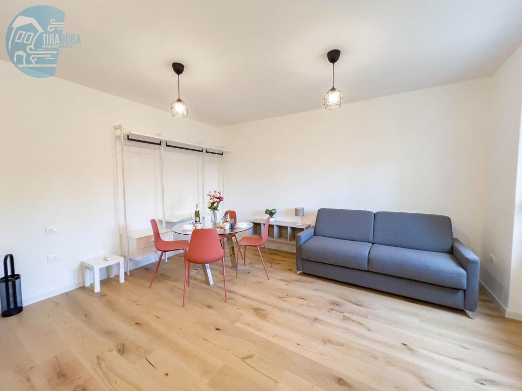 Economo B1 Tirabora Short Rent - 4