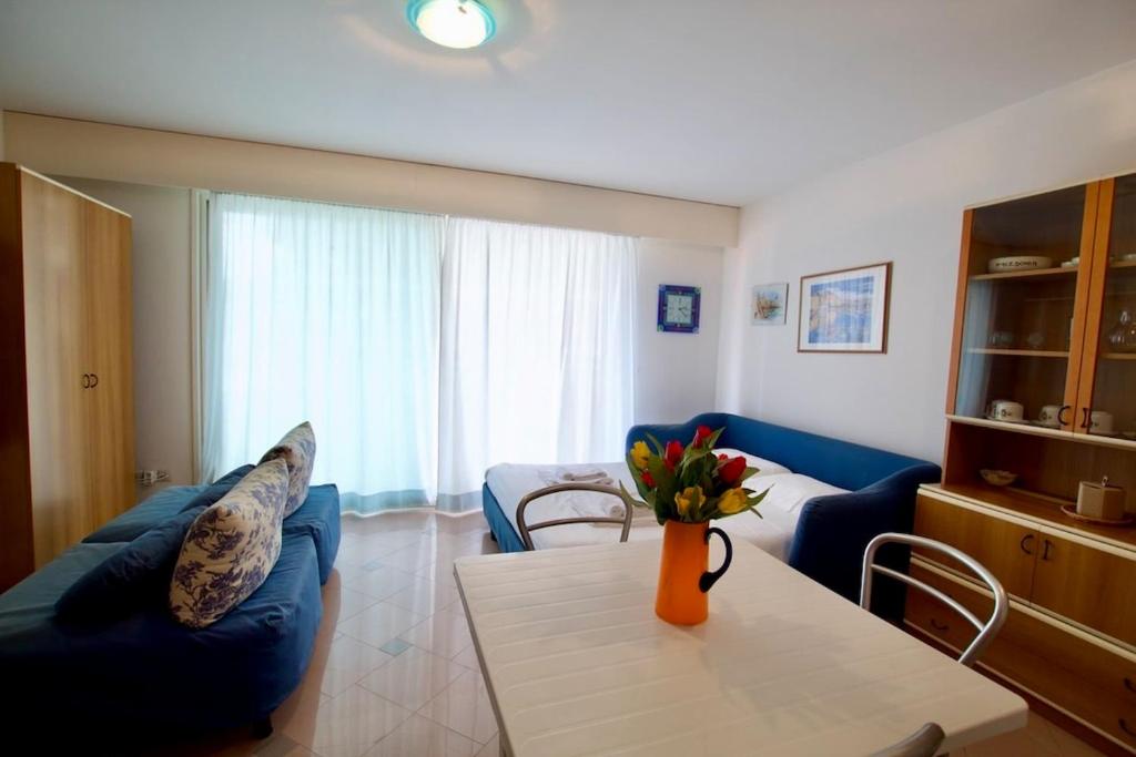 Cosy studio vue Mer aux portes de Monaco - 5