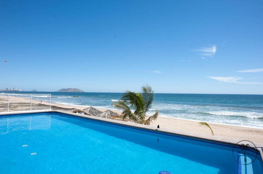 Spacious Apartment with Private Balcony & Ocean View - Brujas, Mazatlán