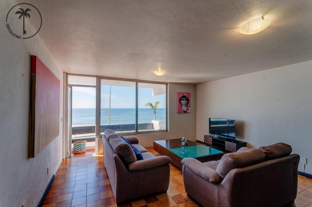 2 BDR Apartment with Ocean View in Avenida del Mar, Mazatlán