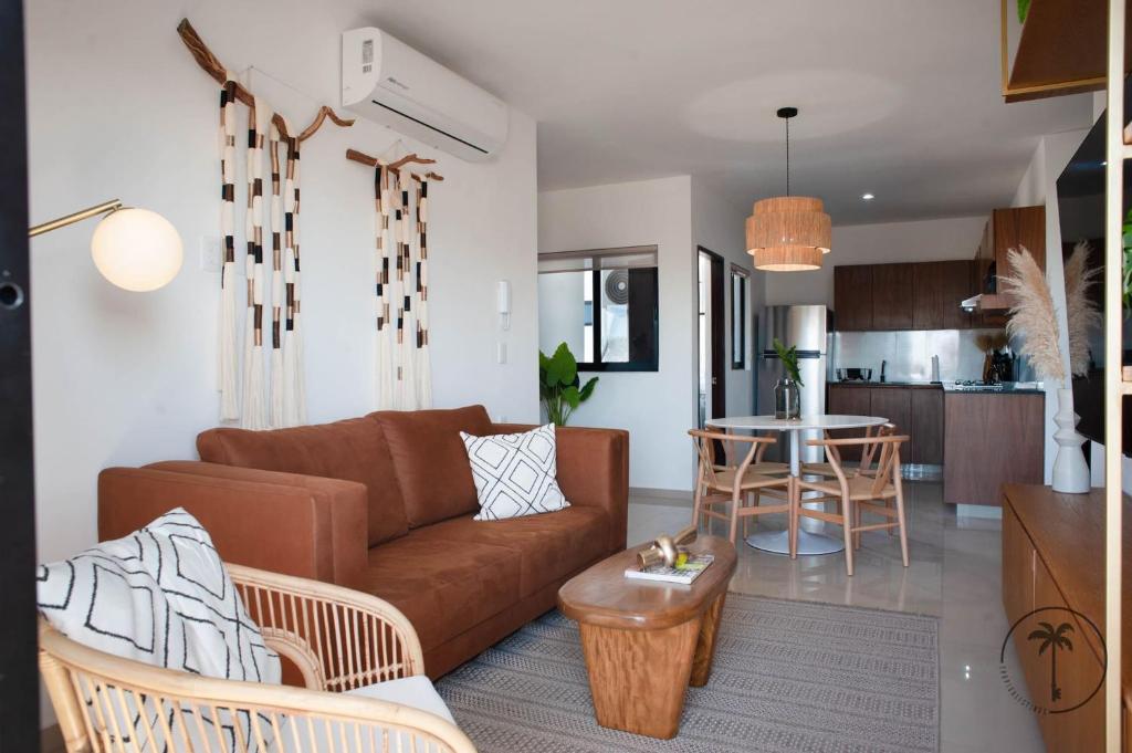 Comfy Apartment with Stylish Furnishings & Private Balcony - Antigua - 5