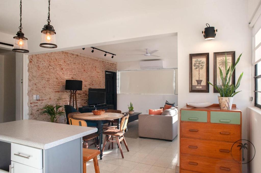 Cozy Apt. w/ Private Balcony & Great Lighting- Romanita 1 - 5