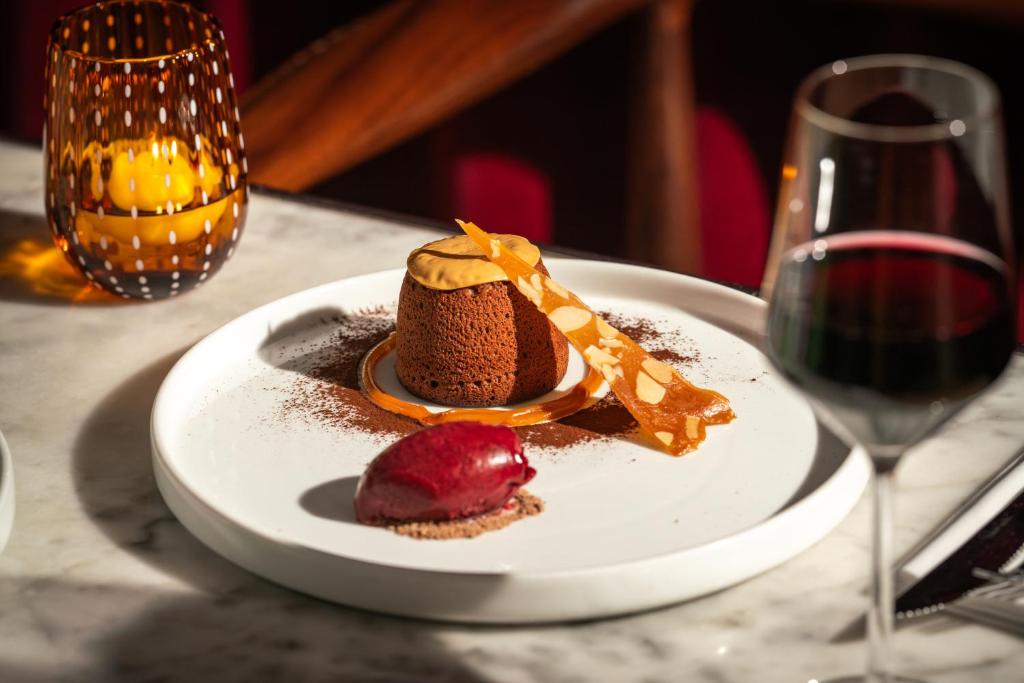 St Martins Lane London, London | 2024 Updated Prices, Deals