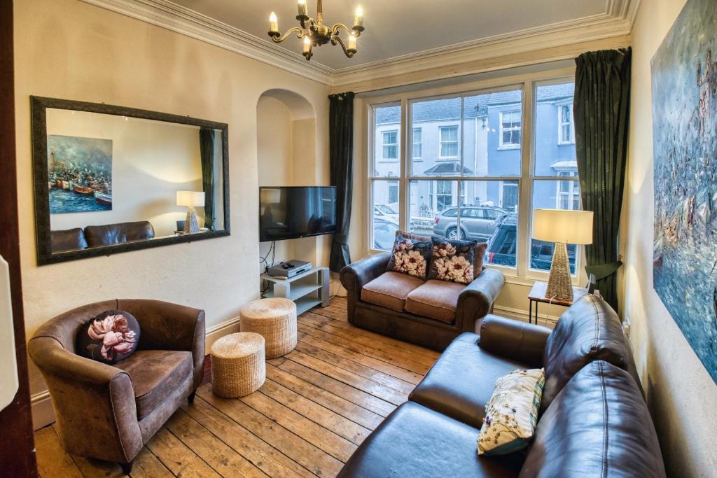 Sutherlands Tenby, Tenby