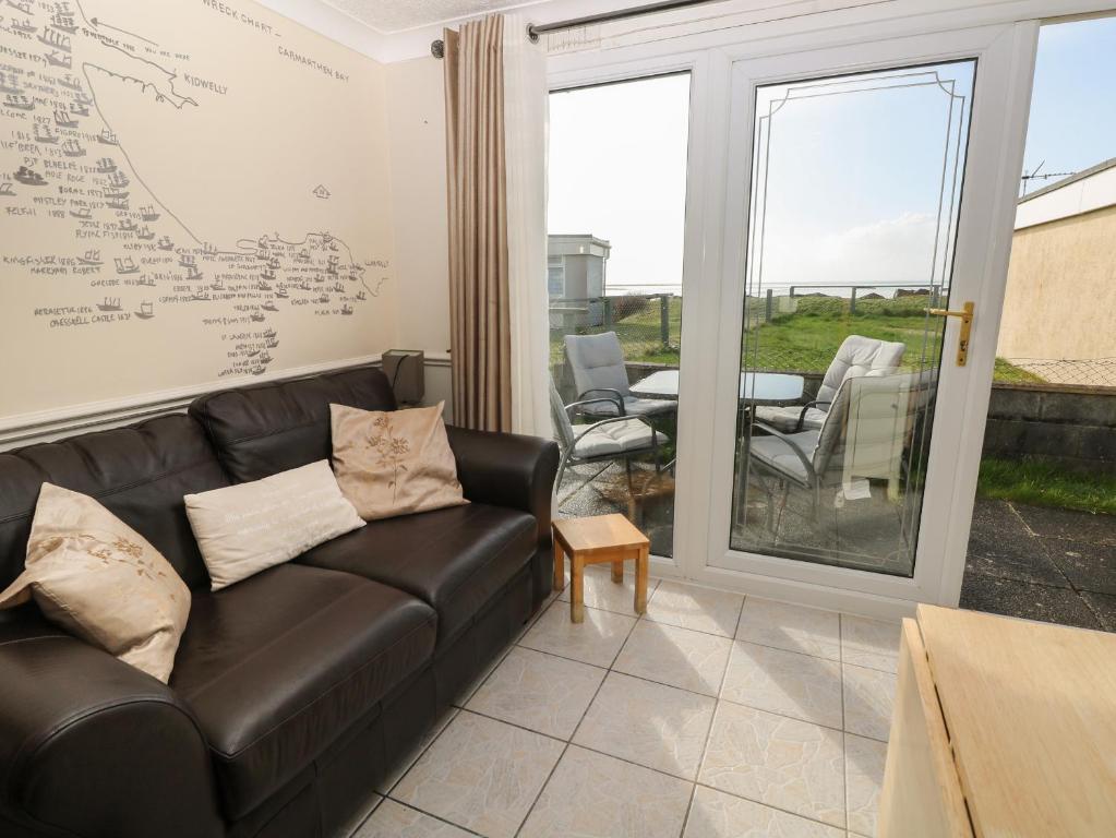 Shipwreck Chalet, Kidwelly