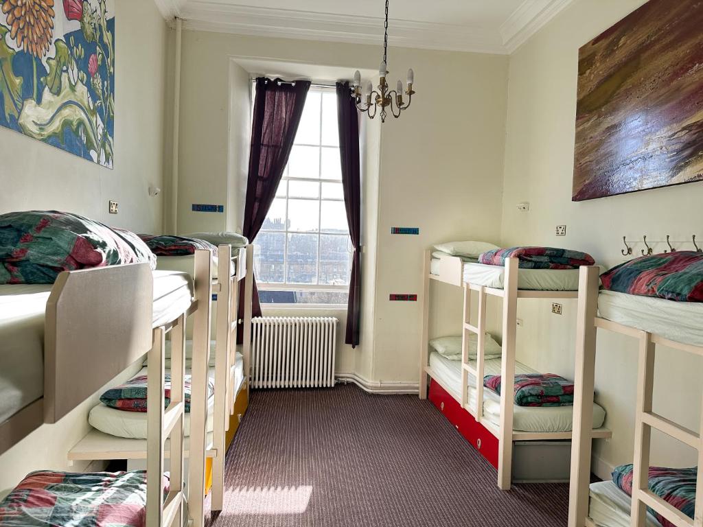 بيت شباب كاسل روك (Castle Rock Hostel- Adult Only)