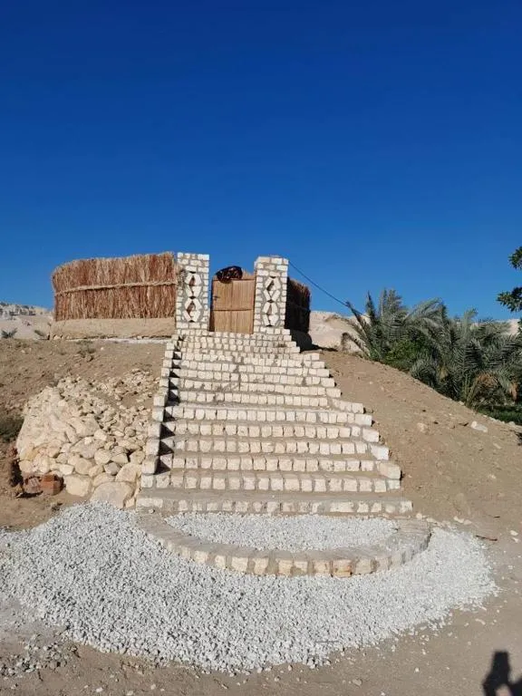 Beir El Gabal Hotel (with Hot Springs), hotel in Al Qaşr