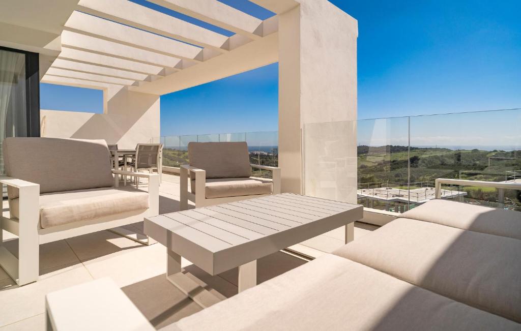 Awesome Apartment In Estepona With Swimming Pool - 4