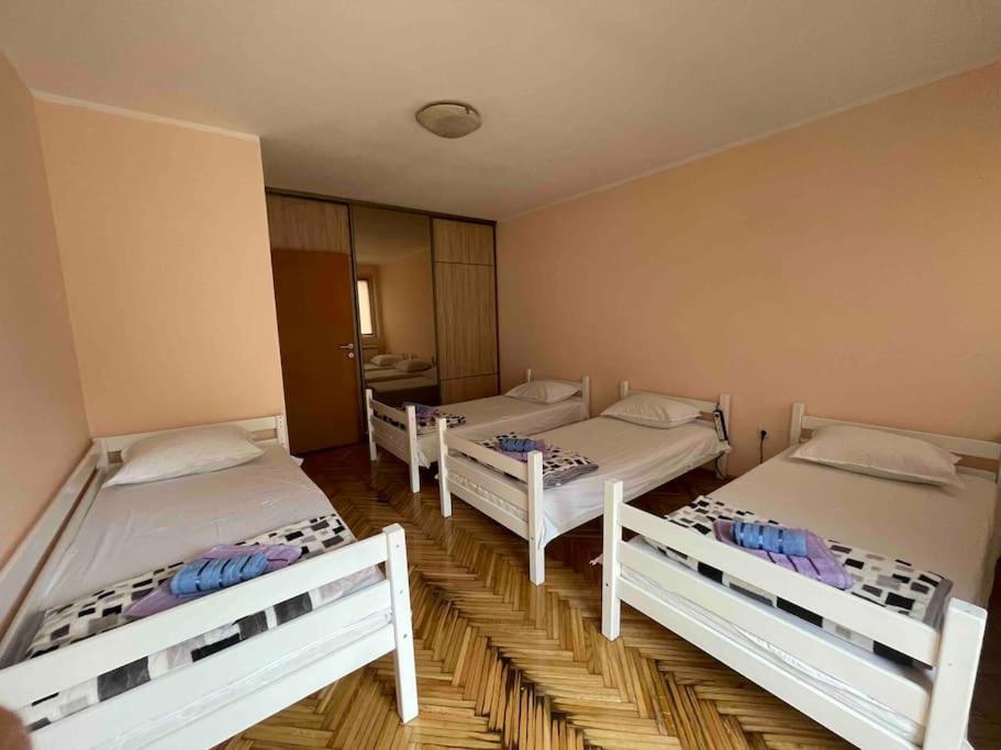 BG Sunflower Apartment - 1