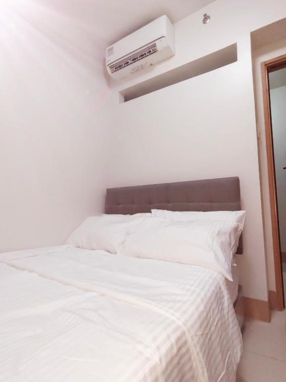 Condo near Mall of Asia, Manila