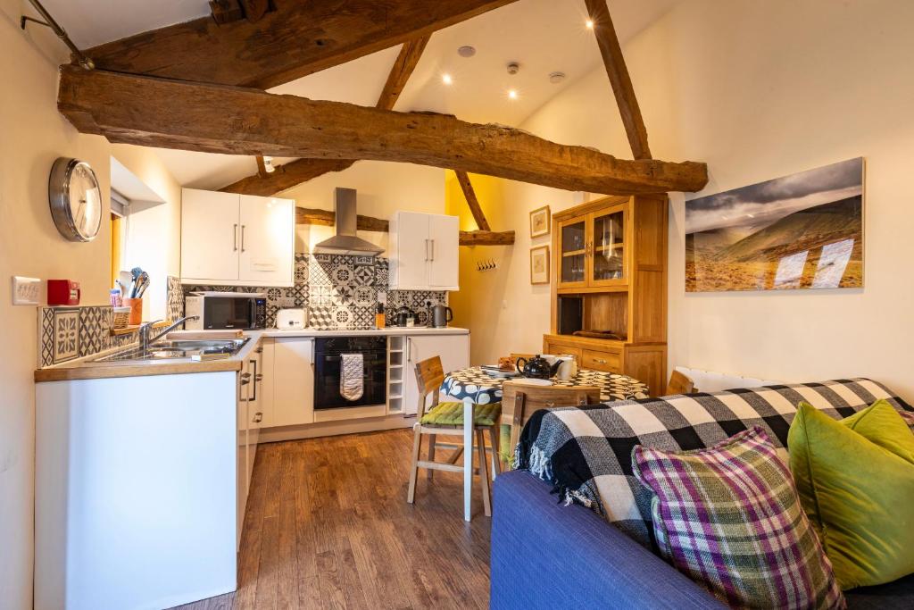 Dragonfly Cottage, Canal location, Brecon