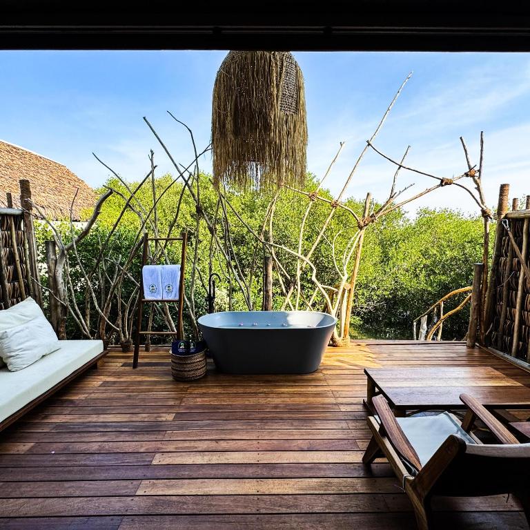 Hot tub, CASA MIKOKO in Umm Al Quwain