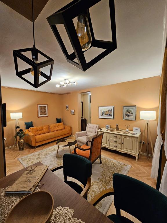 Elegant Visoko, Visoko