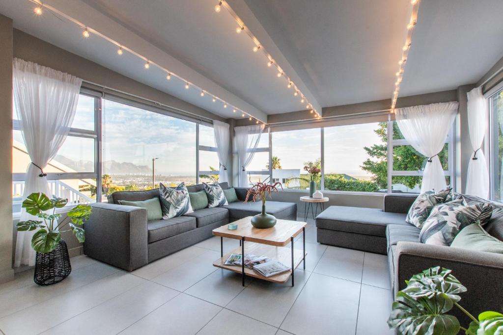 The Fuchsia Collection, Somerset West