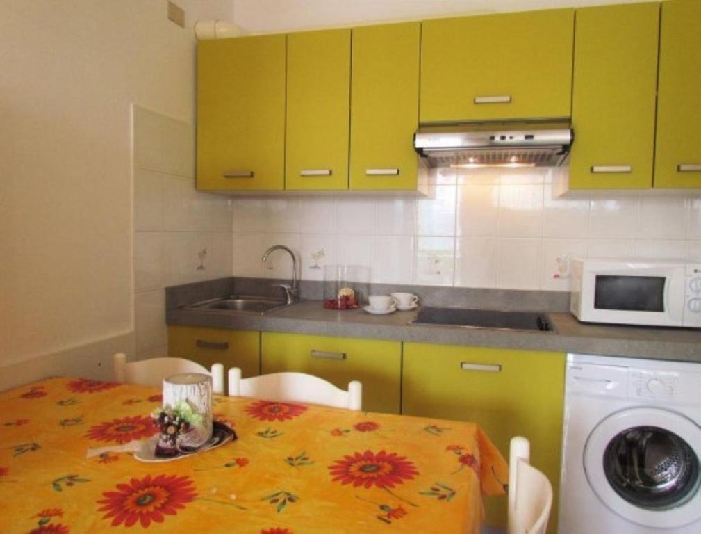 Colorful studio by the beach-Beahost - 4