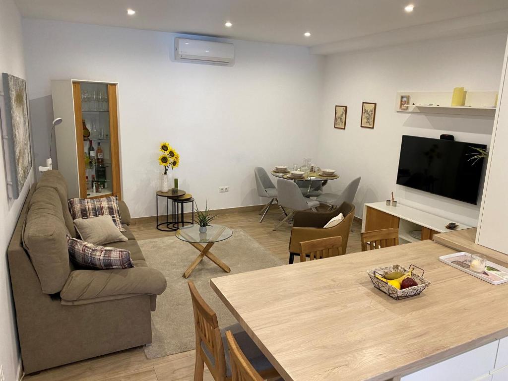 Centrico y Practico piso con entrada independiente, Fuengirola