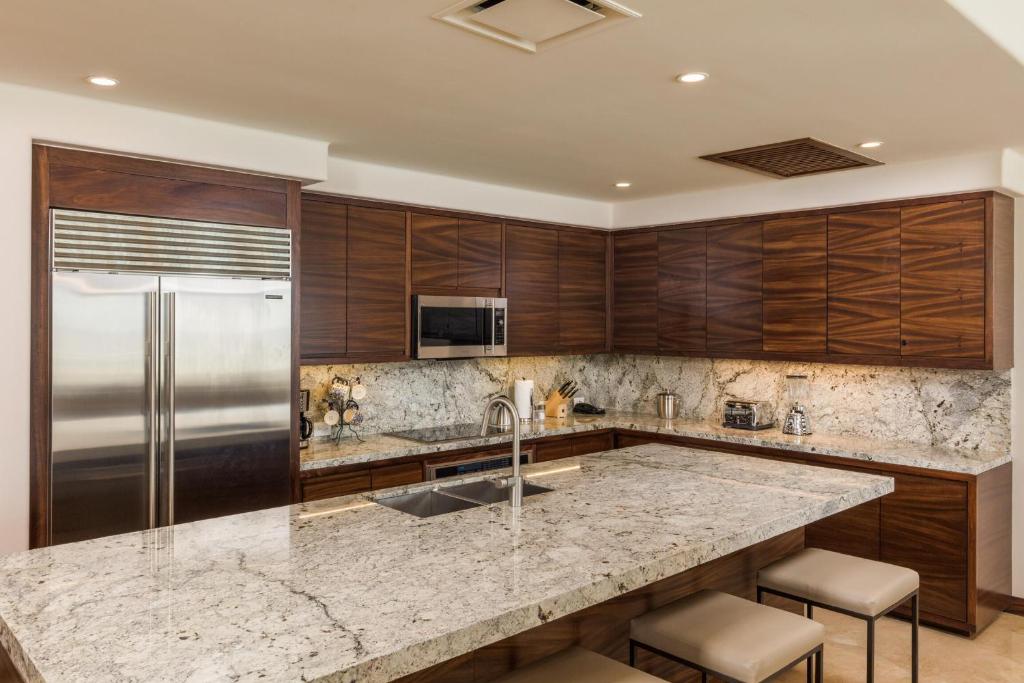 Beachfront 3 Bdrm Condo in Exclusive Diamante Golf - 4