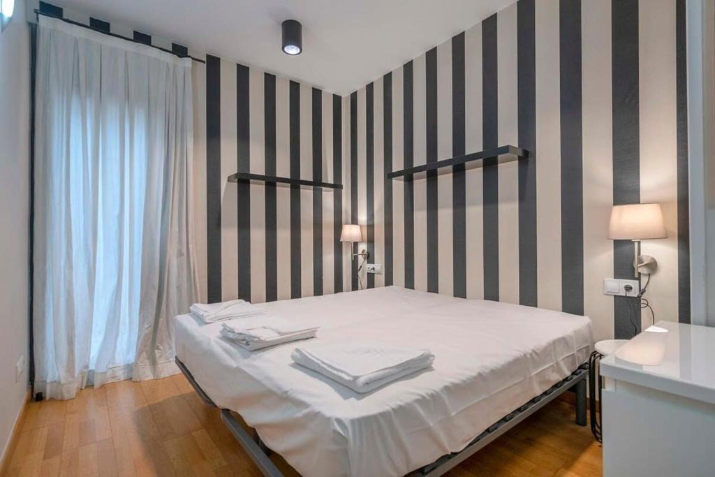 The Collection Barcelona - 2 bedroom Duplex apartment with balcony 4-3 - 4