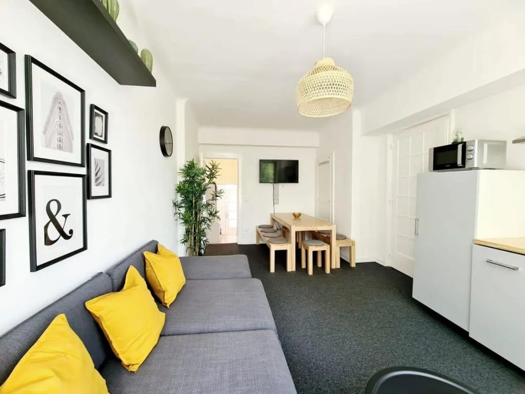 Spacious Apt for 8 in great location, Hotel in Hamburg