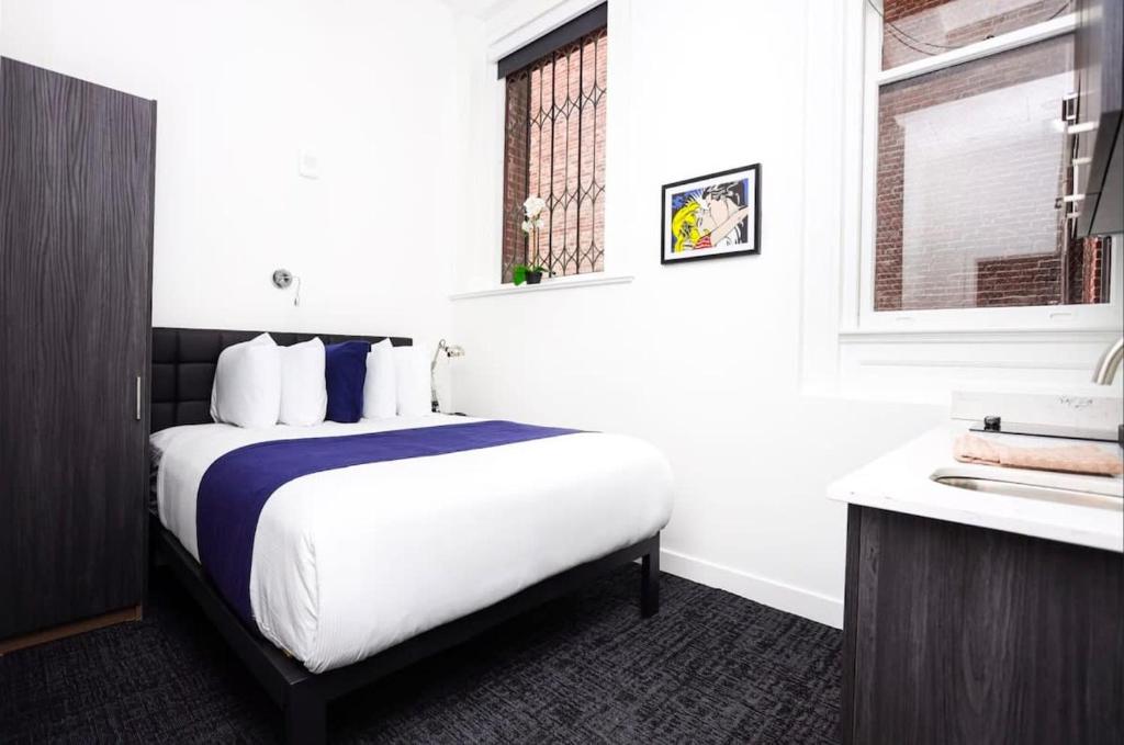 Stylish Studio in Fenway Neighborhood - Unit #203, Boston