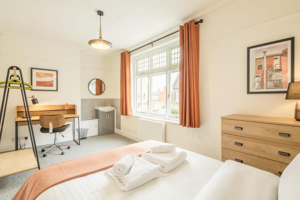 Fabulous Large Apartment for 7 - CENTRAL Cambridge, Cambridge