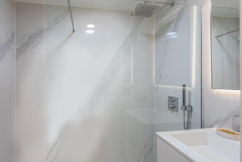 #11 Staywizus - Alex suite terrace parking AC 2 BDR 5mins to sea - 4