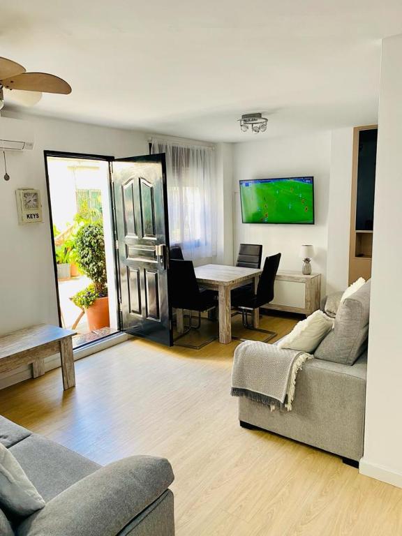 Fantastic La Cala 10, central, internet, AC - 4