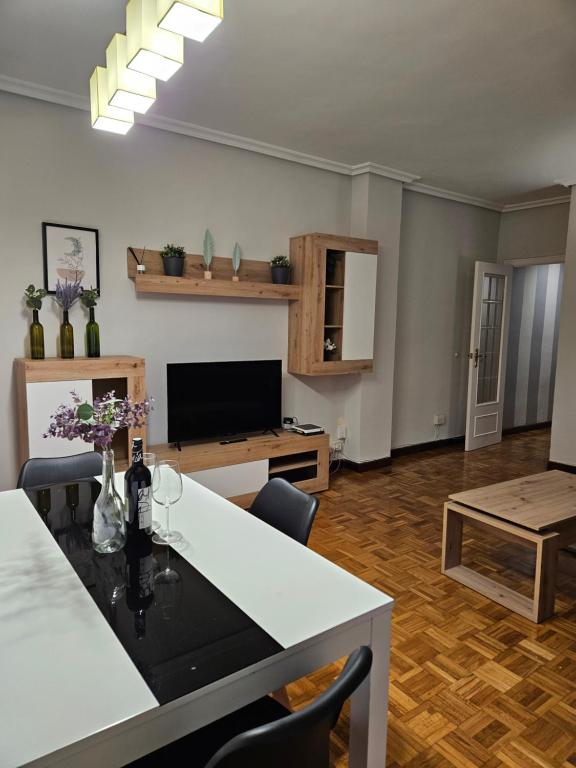 Uva y vino, 7 PAX en el centro logroño, ideal grupos - 3