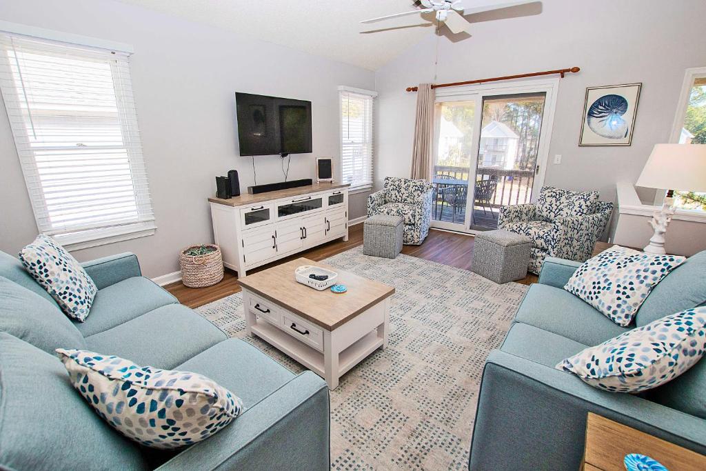 Oceanside, Community Pools, M24, Sunshine & Tan Lines, Corolla