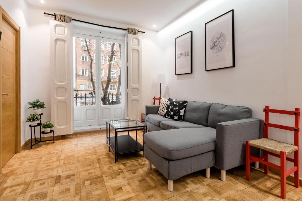 Madrid Embajadores II - Apartamento de 4 dormitorios con Balcón, Мадрид