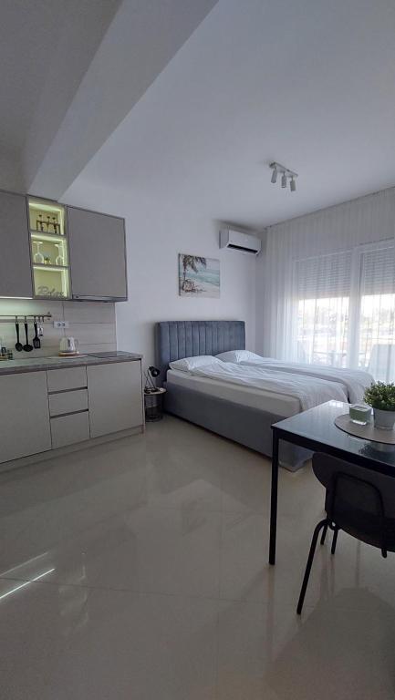 D&M Studio Apartments - 5