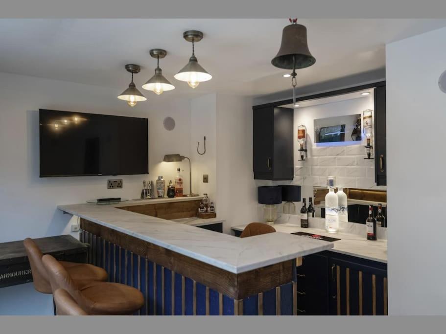 The Case in Point, Witney