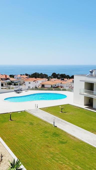 Jackie Apartment, Nazaré